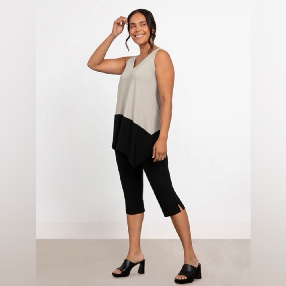 Sympli Color Block Reversible Angle Tank - Picture 3 of 12